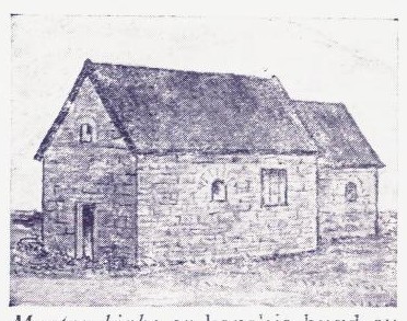 Moster kirke er kanskje bygd av Olav Tryggvesson. Vinduene er høit oppe og små (det store vindu er satt til i den senere tid); kirken har runde buer (engelsk eller romansk stil, rundbue-stil).