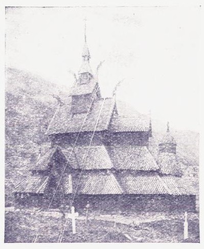 Burgund stavkirke i Lærdal, fra o. 1150. Stavkirkene er bygd av opreiste staver og har sval-ganger. De har sitt forbillede i rundbue-stilen. Der har vært o. 500. Dører og stolper blev prydet med utskjæringer.
